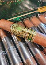 Load image into Gallery viewer, Notorious Cigars by Conor McGregor Double Robusto
